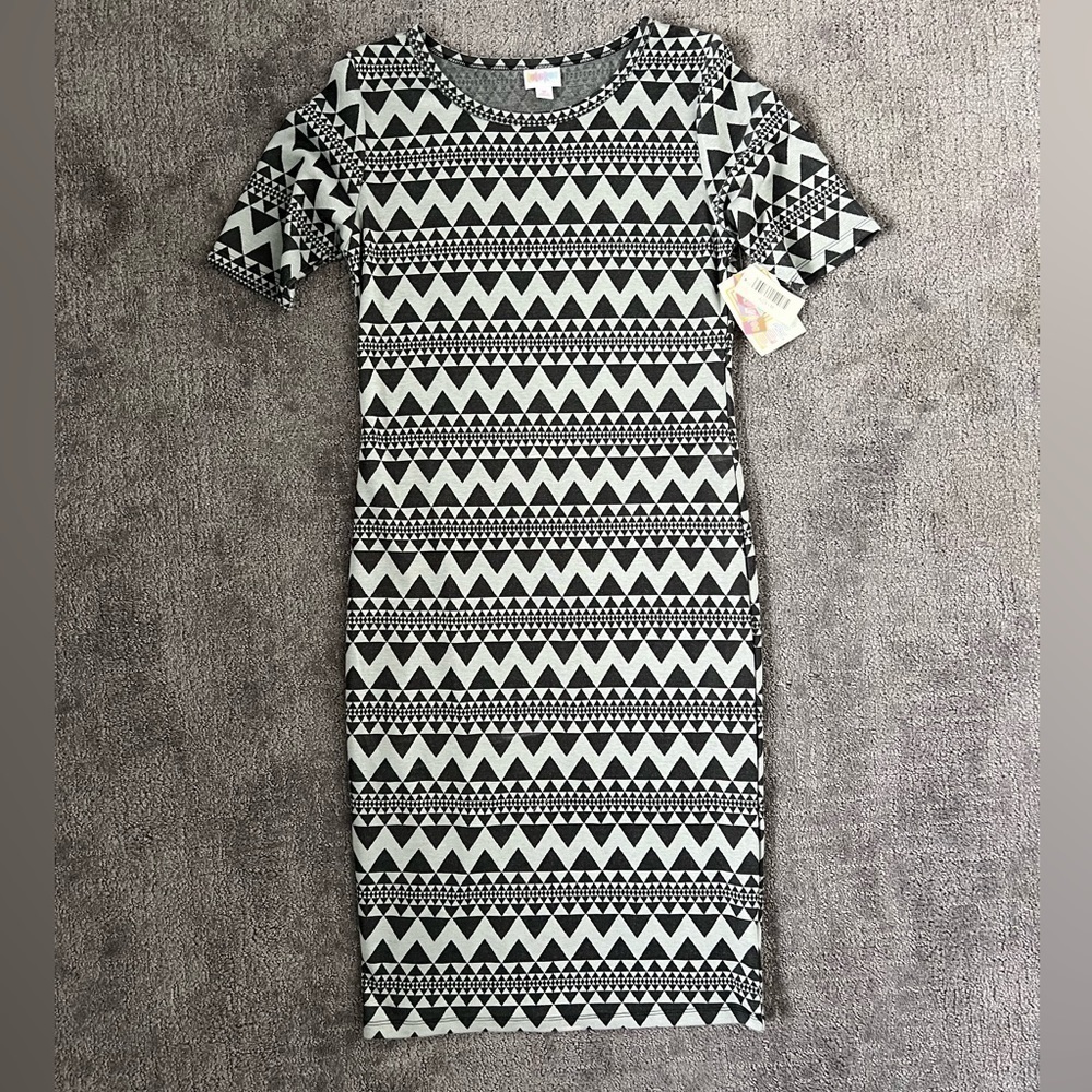 LulaRoe Julia Knit Triangle Print MIDI Dress